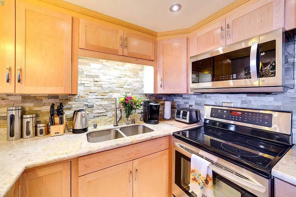 Central Waikiki Luxury Penthouse Honolulu Apartment