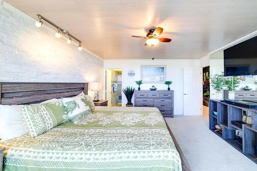 Central Waikiki Luxury Penthouse Honolulu