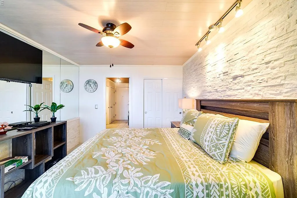 Central Waikiki Luxury Penthouse Honolulu
